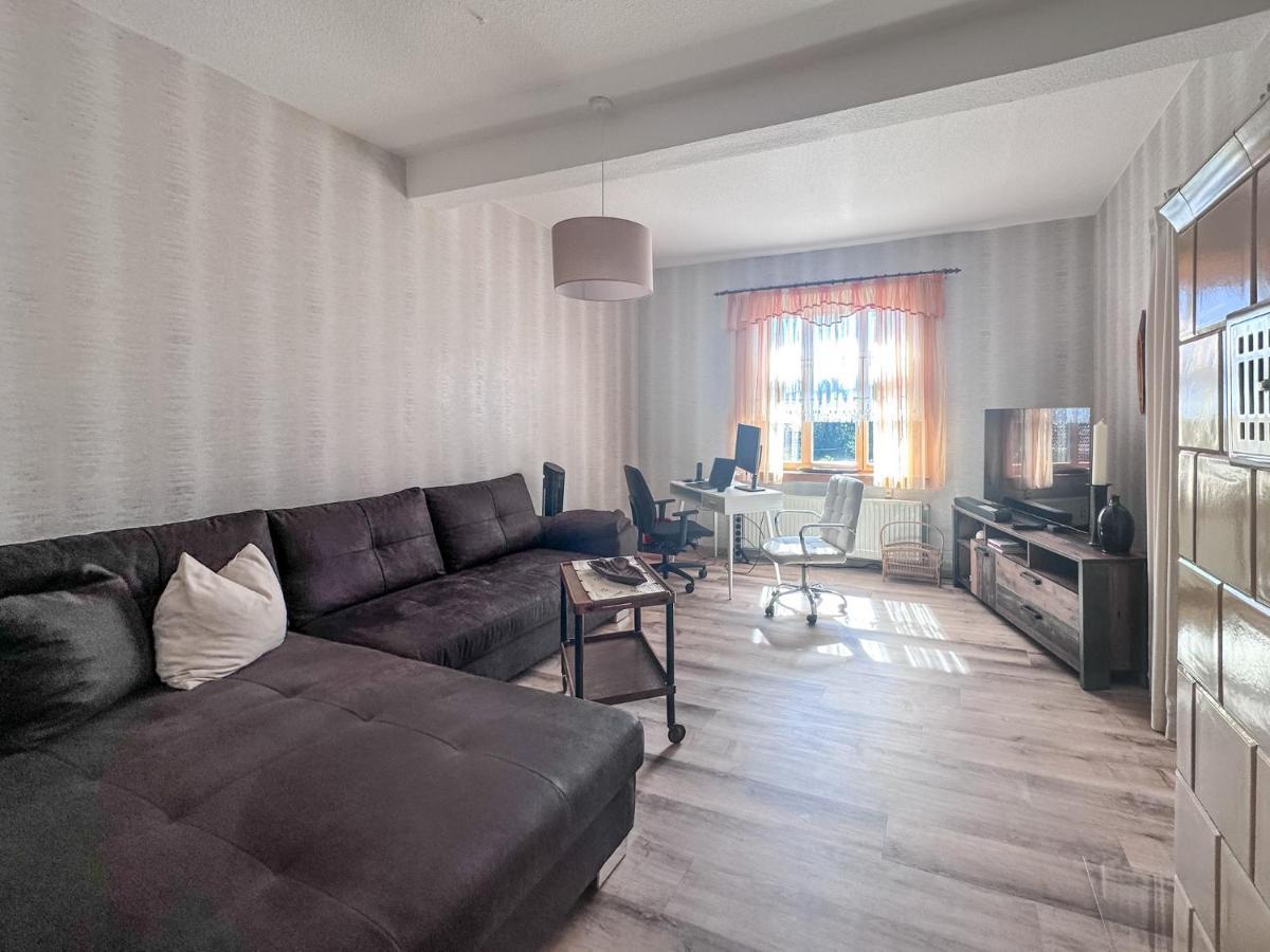 Schoene Altbauwohnung Mit Grosser Sonnenterrasse 鲁多尔施塔特 外观 照片